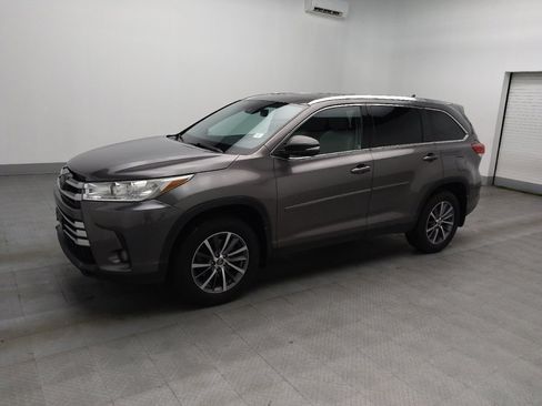 Used 2019 Toyota Highlander XLE w/ Protection Package #3 image 2