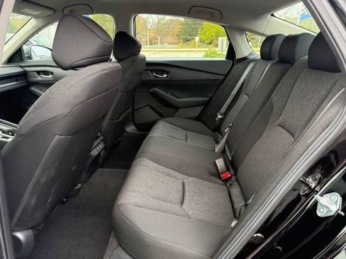 Used 2025 Honda Accord LX image 11