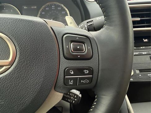 Used 2018 Lexus IS 300 image 16