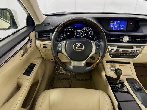 Used 2013 Lexus ES 350 w/ Premium Pkg FWD image 26