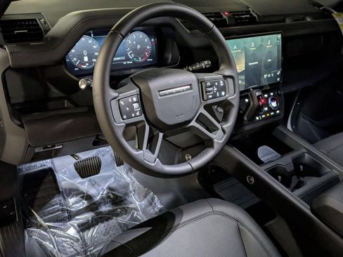 New 2026 Land Rover Defender 110 X-Dynamic SE AWD/4WD image 31