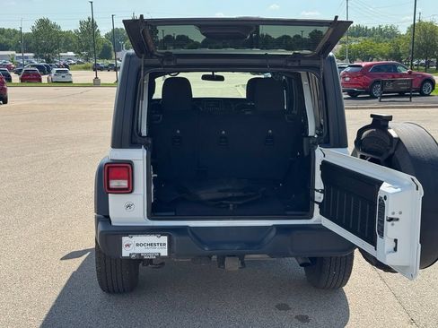Used 2020 Jeep Wrangler Unlimited Sport AWD/4WD image 32