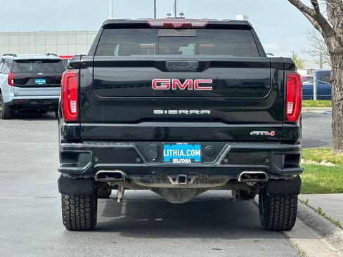 Used 2020 GMC Sierra 1500 AT4 w/ Off Road Performance Package AWD/4WD image 7