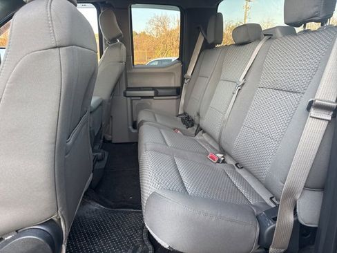 Used 2015 Ford F150 XLT image 11