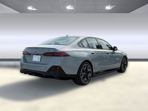 New 2026 BMW i5 eDrive40 w/ M Sport Package RWD image 9