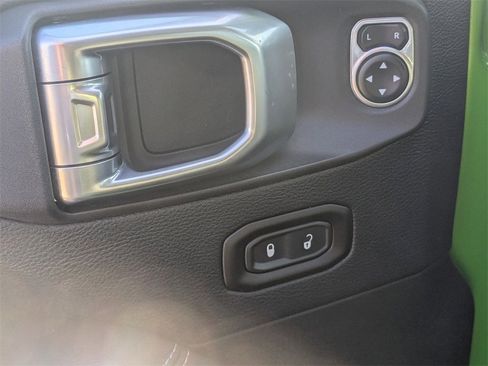 Used 2019 Jeep Wrangler Unlimited Sahara image 14