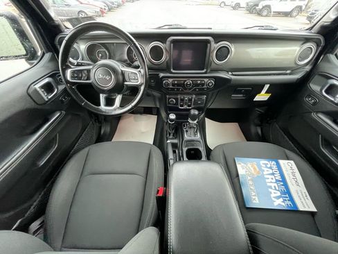 Used 2022 Jeep Wrangler Unlimited Sahara AWD/4WD image 23