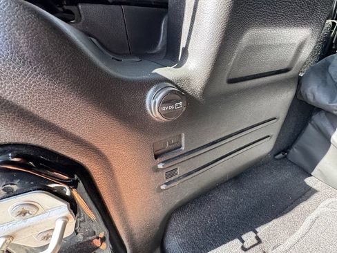 Used 2023 Jeep Wrangler Unlimited Rubicon w/ Cold Weather Group AWD/4WD image 45
