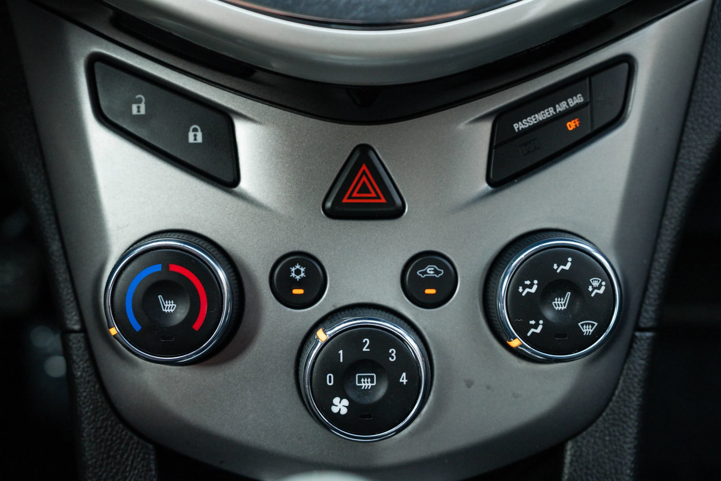 Used 2019 Chevrolet Sonic Premier FWD image 29