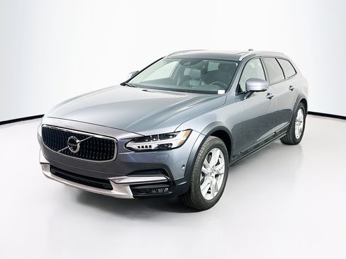 Used 2018 Volvo V90 T5 Cross Country w/ Convenience Package AWD/4WD image 3