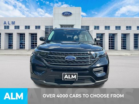 Used 2024 Ford Explorer XLT RWD image 2