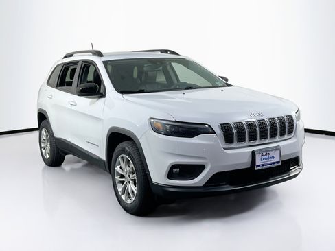 Used 2022 Jeep Cherokee Latitude Lux w/ Mopar Interior Package AWD/4WD image 3