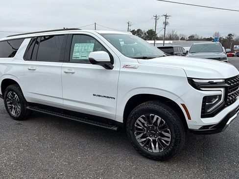 New 2026 Chevrolet Suburban Z71 w/ Comfort Package image 3