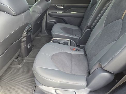 Used 2026 Toyota Grand Highlander AWD Hybrid image 31