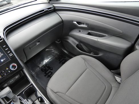 Certified 2023 Hyundai Tucson SE image 11
