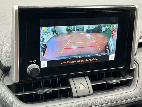 Used 2024 Toyota RAV4 XLE FWD image 25