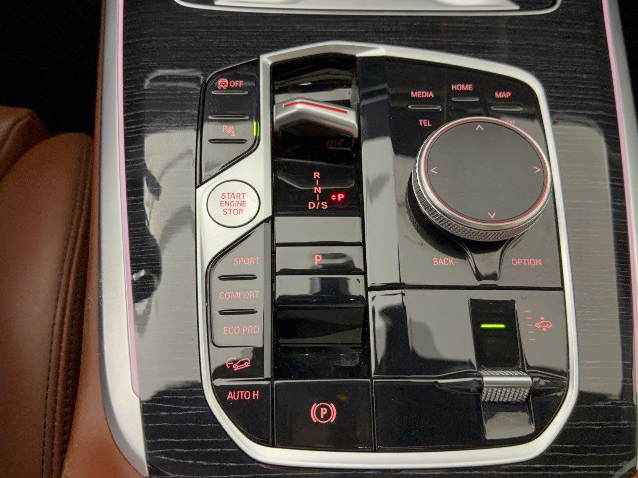 Used 2023 BMW X7 xDrive40i w/ M Sport Package AWD/4WD image 21