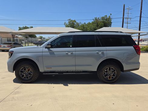 Used 2025 Ford Expedition Tremor AWD/4WD image 6