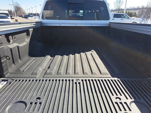 Used 2023 Nissan Titan PRO-4X w/ Pro-4x Convenience Package image 18