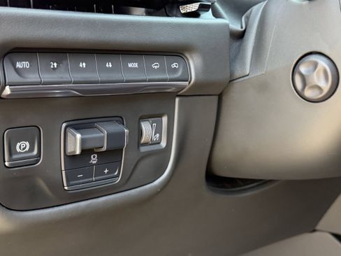 Used 2025 Cadillac Escalade Sport Platinum AWD/4WD image 13