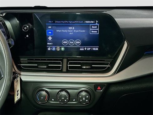 Used 2024 Chevrolet Trax LS w/ LS Convenience Package image 12