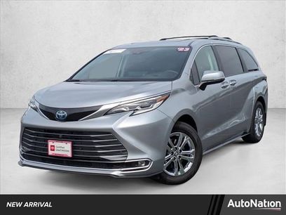 Certified 2023 Toyota Sienna Platinum