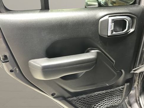 Used 2018 Jeep Wrangler Unlimited Rubicon w/ Steel Bumper Group AWD/4WD image 20