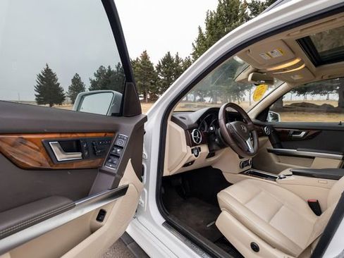 Used 2015 Mercedes-Benz GLK 250 BlueTEC 4MATIC image 11