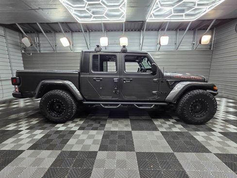 Used 2023 Jeep Gladiator Sport AWD/4WD image 9