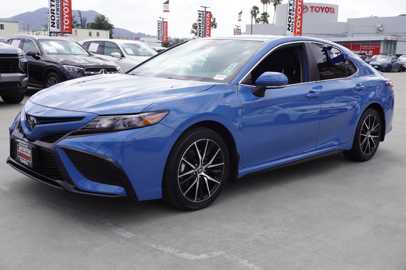 Certified 2024 Toyota Camry SE FWD image 4
