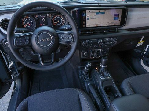 New 2025 Jeep Gladiator Sport image 24