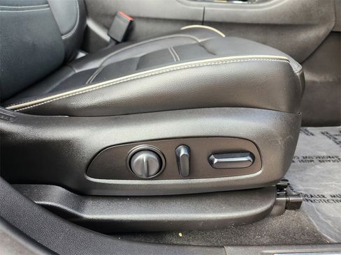 Used 2019 GMC Acadia Denali w/ Technology Package image 28