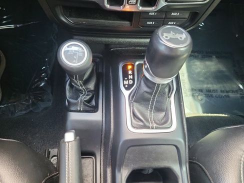 Used 2018 Jeep Wrangler Unlimited Sahara AWD/4WD image 37