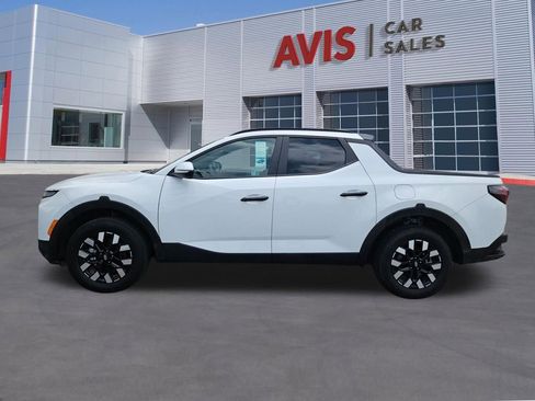 Used 2025 Hyundai Santa Cruz SEL FWD image 2