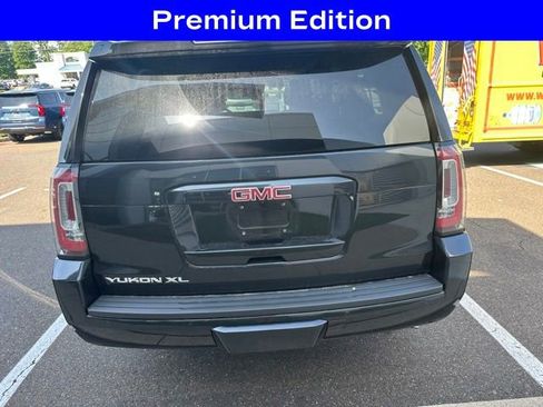 Used 2020 GMC Yukon XL SLT w/ Premium Edition AWD/4WD image 5