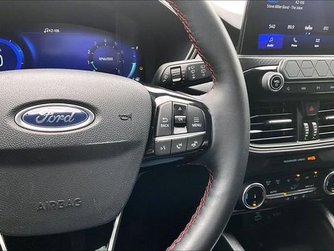 Used 2022 Ford Escape SEL w/ SEL Stealth AWD Package image 21