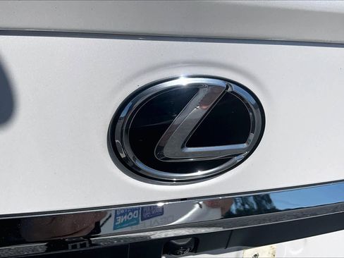 Used 2025 Lexus ES 300h w/ Premium Package image 30