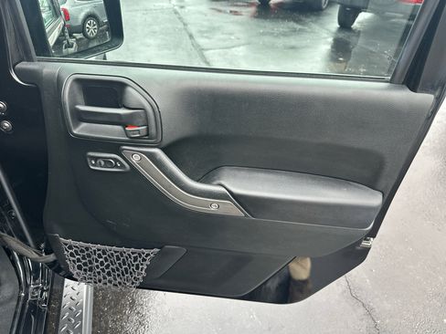 Used 2018 Jeep Wrangler Unlimited Sport S image 8