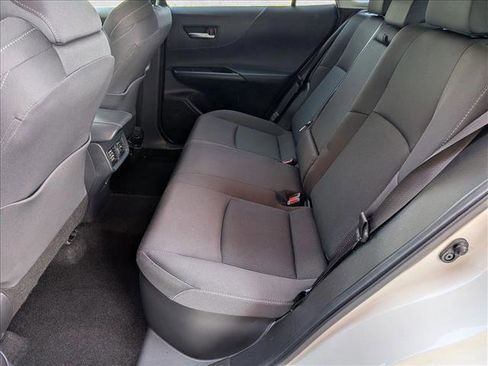 Certified 2021 Toyota Venza LE w/ Carpet Mat Package (TMS) AWD/4WD image 17