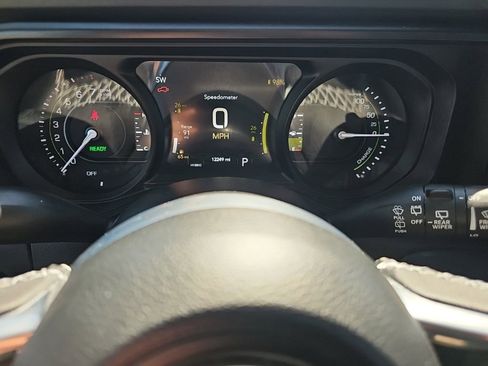 Certified 2025 Jeep Wrangler Unlimited Sahara w/ Safety Group AWD/4WD image 25