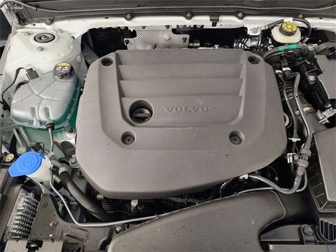 New 2026 Volvo XC40 B5 Plus w/ Protection Package Premier image 32