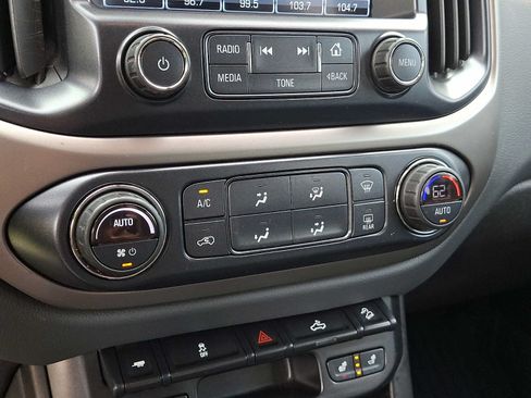 Used 2018 Chevrolet Colorado Z71 RWD image 15