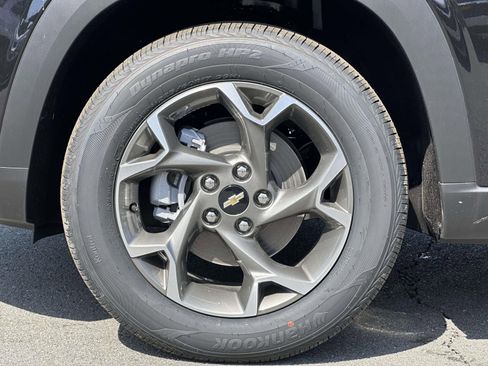 New 2026 Chevrolet Trax LT w/ Sunroof Package FWD image 7