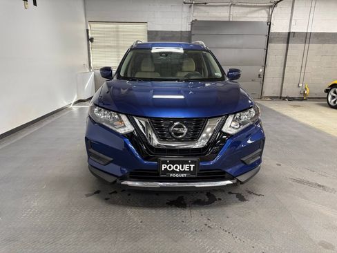 Used 2019 Nissan Rogue SV image 3