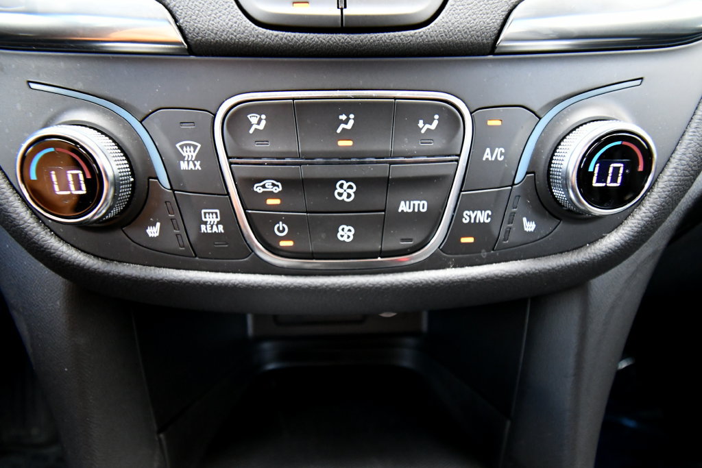 Used 2023 Chevrolet Equinox LT AWD/4WD image 27