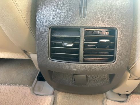 Used 2013 Lincoln MKX FWD image 15