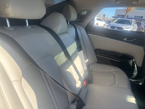 Used 2022 Kia K5 EX image 11