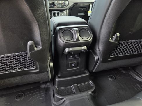 New 2026 Jeep Wrangler Unlimited Rubicon image 23