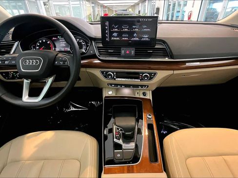 Certified 2023 Audi Q5 2.0T Premium w/ Convenience Package image 16