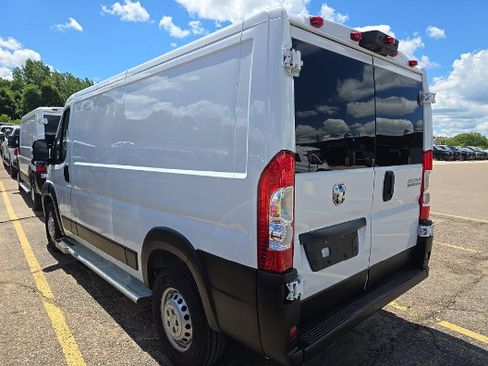 Used 2025 RAM ProMaster 2500 w/ U-Haul Equipment Group FWD image 5